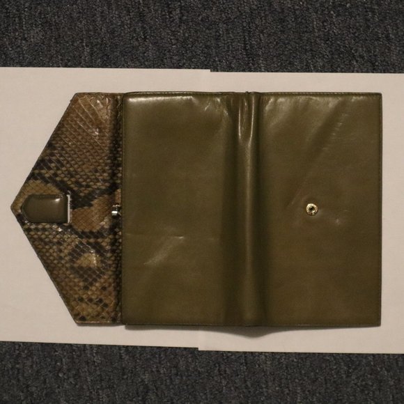 Bloomingdale's Made In Italy Wallet - Alligator Green - 7 1/16" x 4 3/8" - Picture 2 of 7
